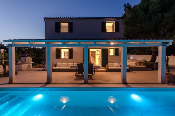 Villa Voga seaview house with private pool