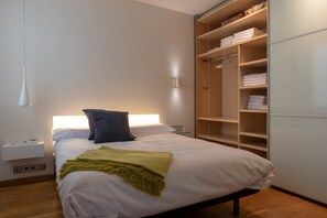 2 chambres, fer et planche à repasser, lit parapluie, Wi-Fi gratuit
