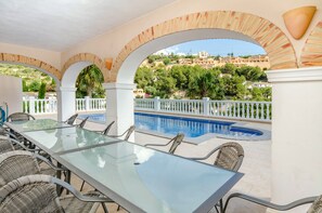 Outdoor pool - Villa ideal for families, with private pool in quiet area and with open views. (Moraira-Teulada)