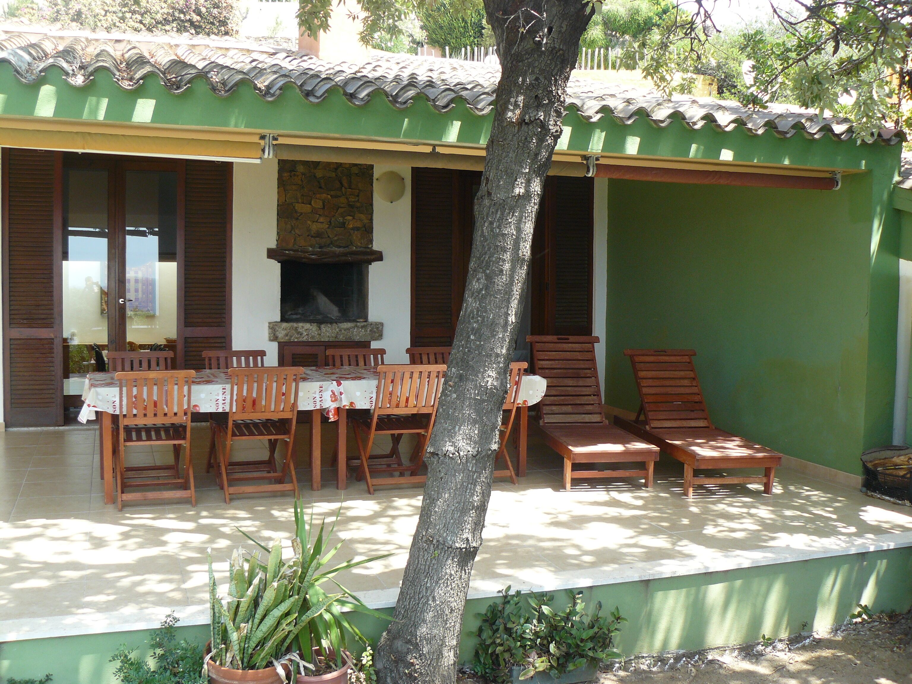 屋外ダイニングエリア