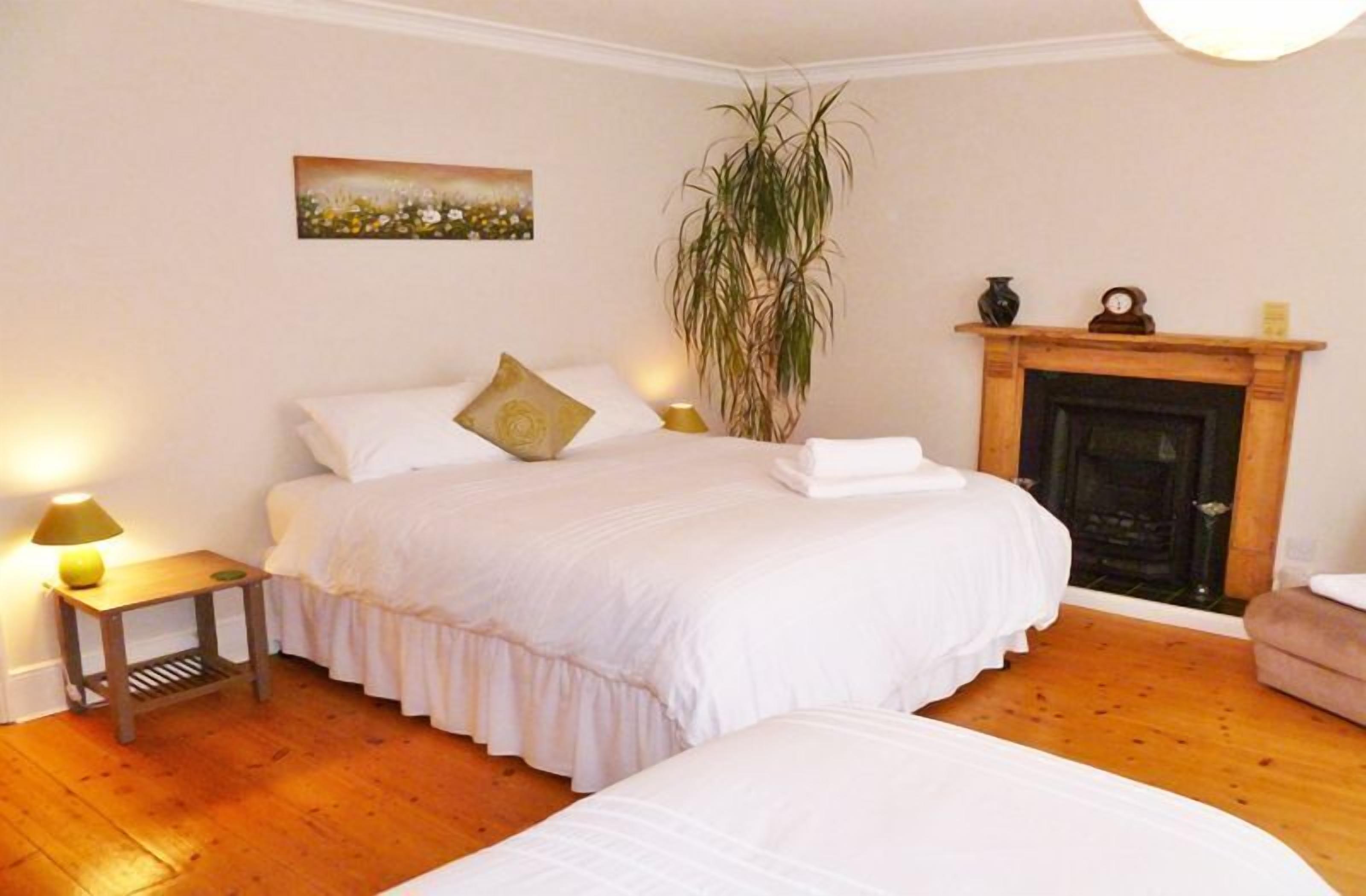 7 bedrooms, iron/ironing board, travel crib, free WiFi