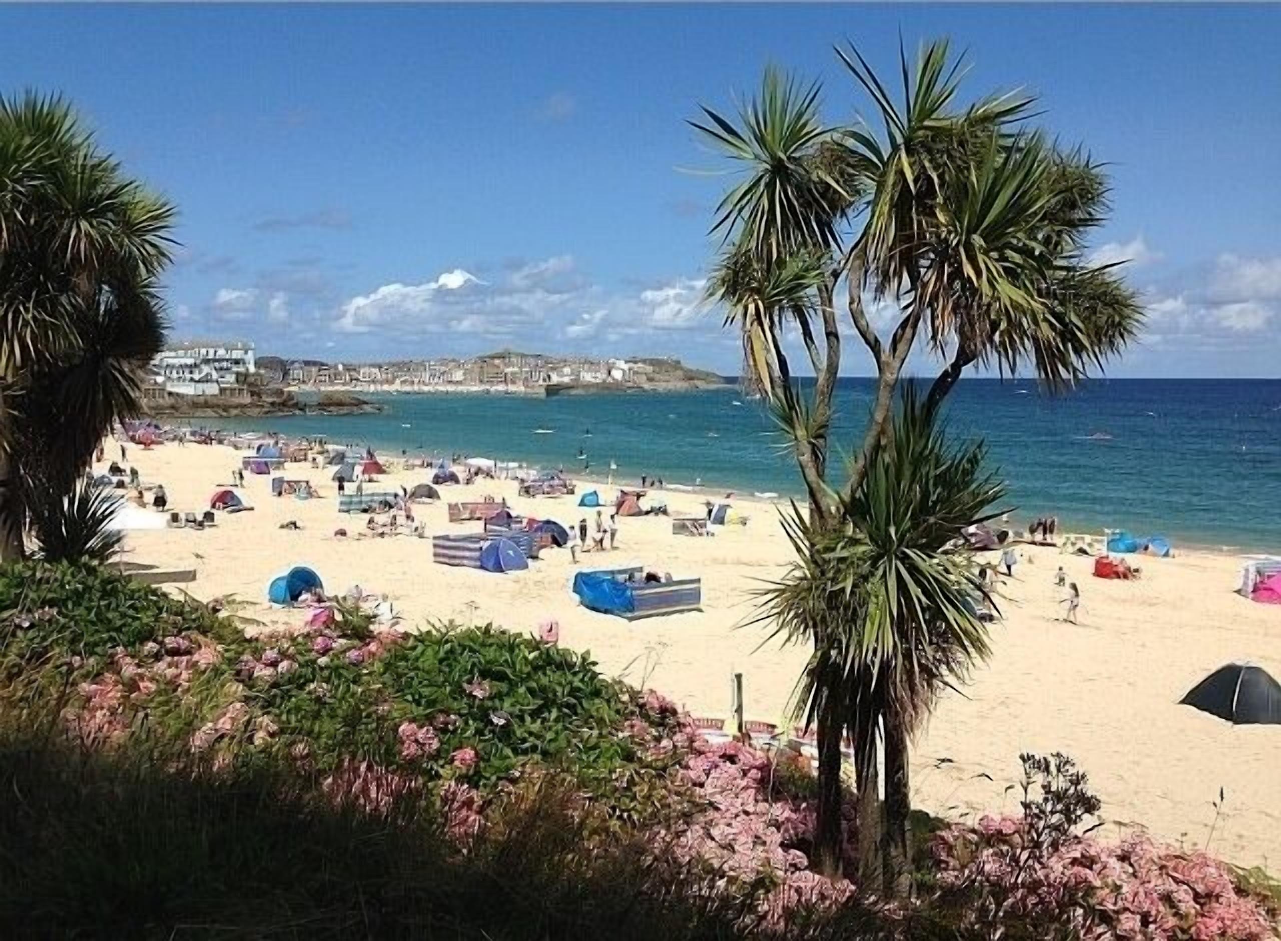 Porthminster beach less than 5 mins away !