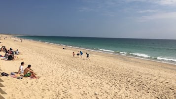 Una spiaggia nelle vicinanze