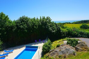 Pool - MANOR ON COAST WITH SEA VIEWS, TENNIS COURT, BIG GAMES ROOM + BAR, GARDENS (Ventnor)