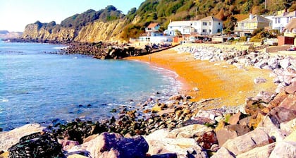 MANOR ON COAST WITH SEA VIEWS, TENNIS COURT, BIG GAMES ROOM + BAR, GARDENS