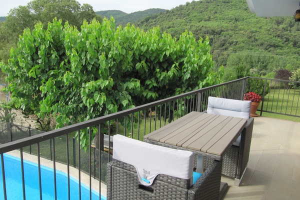 Table sur le balcon