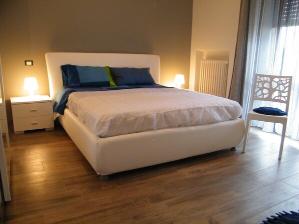 2 bedrooms, iron/ironing board, travel cot, free WiFi