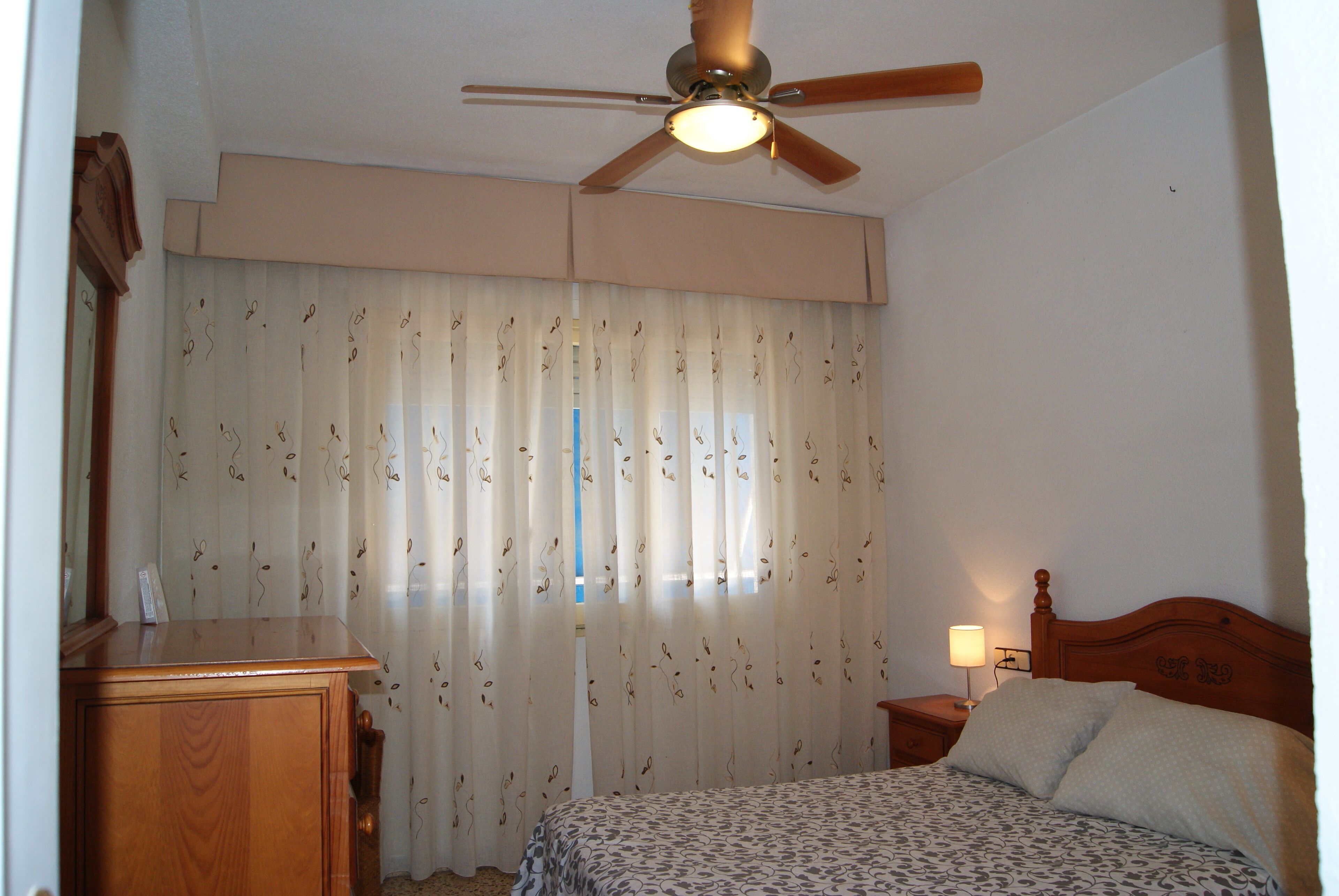 4 多间卧室、办公桌、熨斗/熨衣板、WiFi