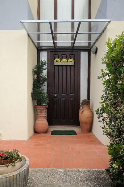 Luxury Villa with Private Pool, Panoramic Views, Solarium Terrace, BBQ, Parking