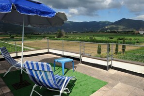 Terrace/patio - Luxury Villa with Private Pool, Panoramic Views, Solarium Terrace, BBQ, Parking (Pisa)