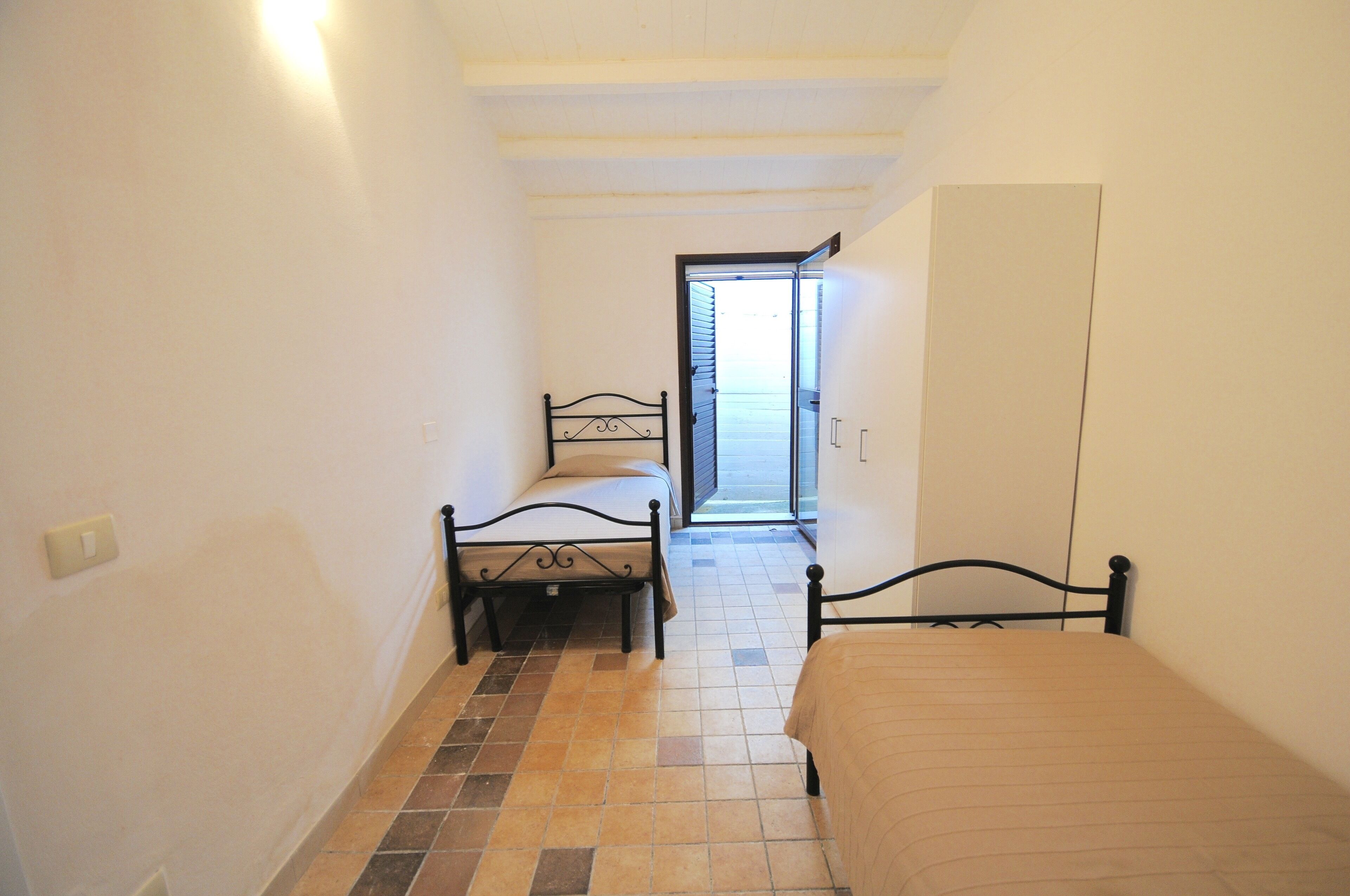 House by the sea, nature reserve, sandy beach, crystalline sea. DISCOUNTS 4/5/6