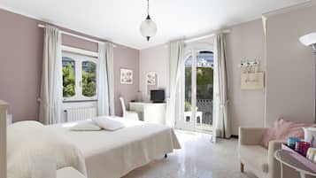 6 bedrooms, in-room safe, iron/ironing board, WiFi