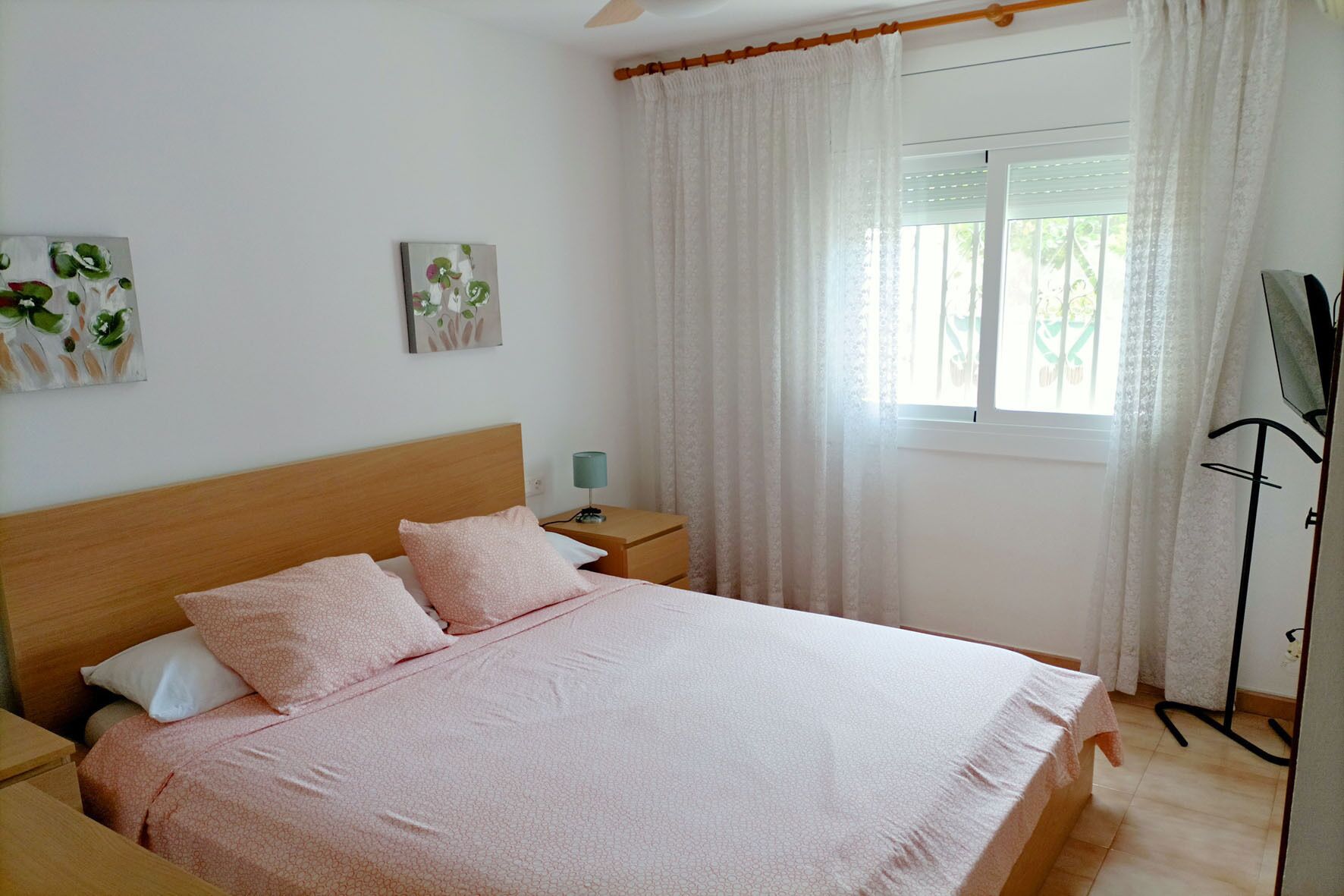 3 dormitorios, tabla de planchar con plancha, cuna de viaje y wifi