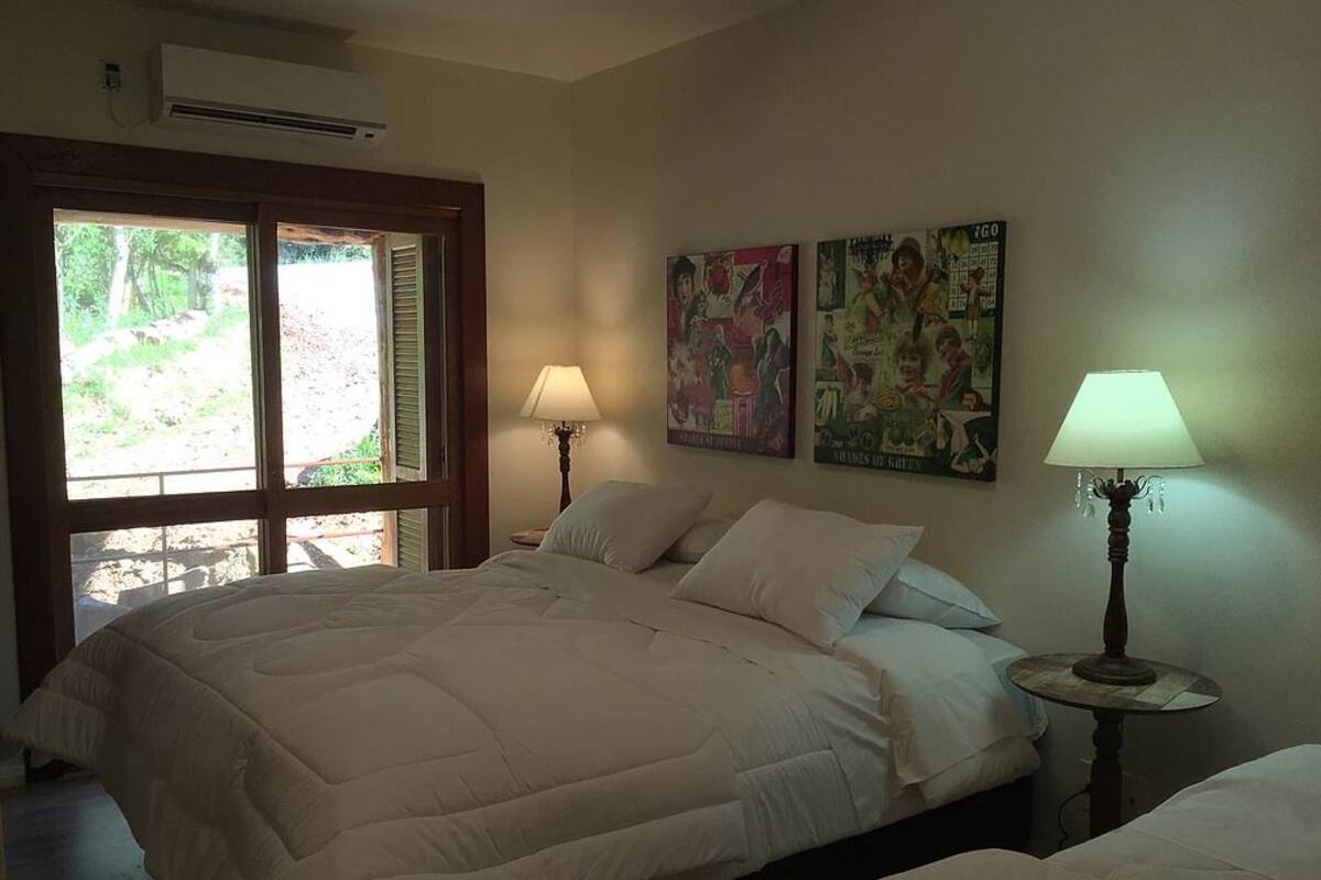 Free minibar, in-room safe, iron/ironing board, free WiFi