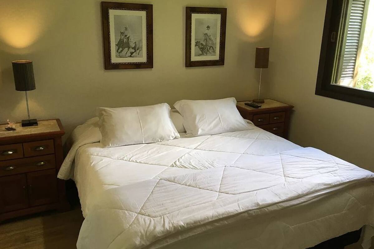 Suite (Cotia) | Artículos del minibar gratis y caja de seguridad en la habitación