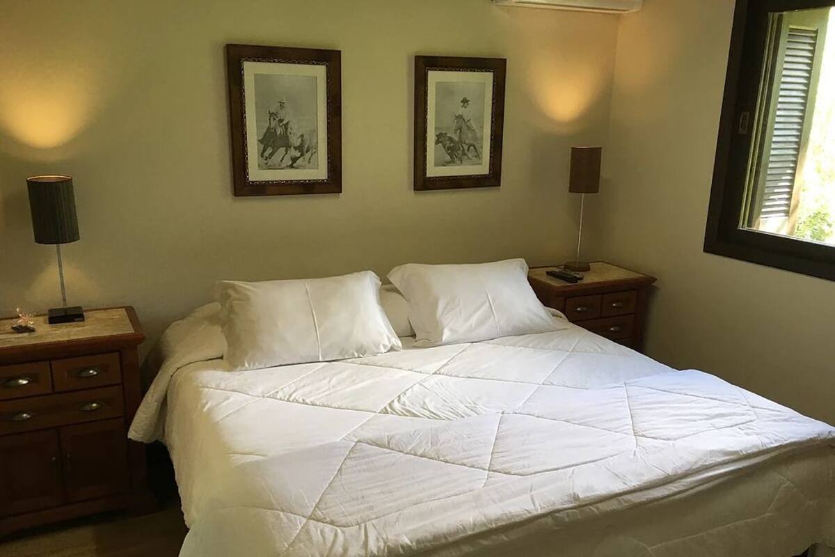 Free minibar, in-room safe, iron/ironing board, free WiFi