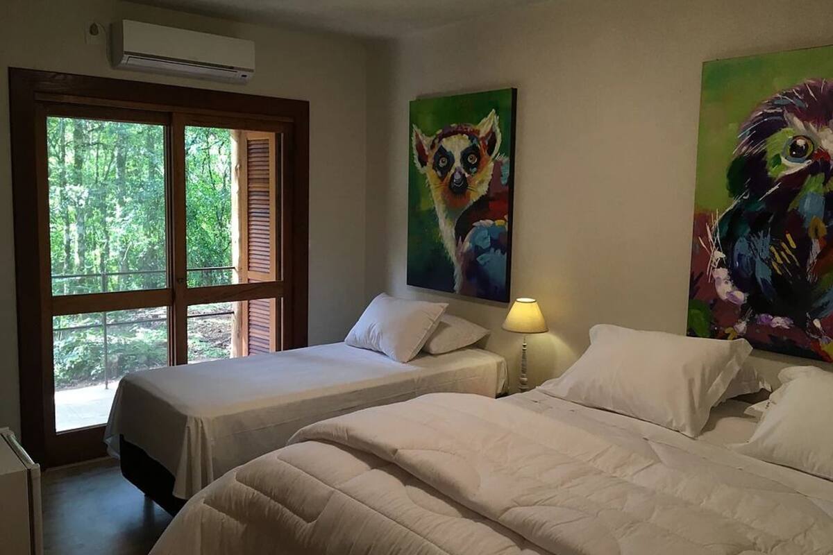 Free minibar, in-room safe, iron/ironing board, free WiFi