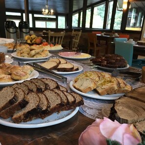 Petit-déjeuner buffet compris tous les jours