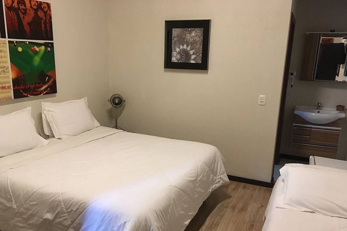 Free minibar, in-room safe, iron/ironing board, free WiFi