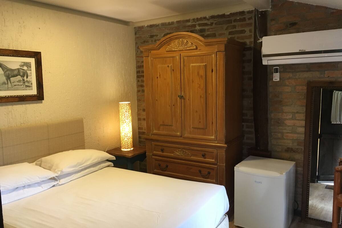 Suite (Tatu) | Artículos del minibar gratis y caja de seguridad en la habitación