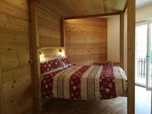 Romantic Double Room, 1 Bedroom, Balcony, Mountain View