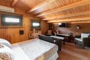 21 bedrooms, WiFi, bed sheets