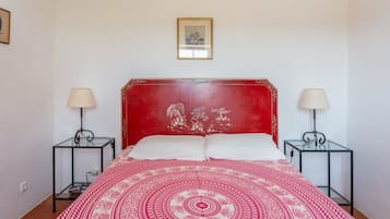 2 dormitorios, tabla de planchar con plancha, wifi gratis y ropa de cama