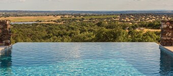 Charming Converted Shepherds Cottage in Traditional Cork Forest, Near Evora