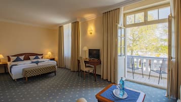 Junior Suite in Main Building | Individuell dekoriert, individuell eingerichtet, Schreibtisch