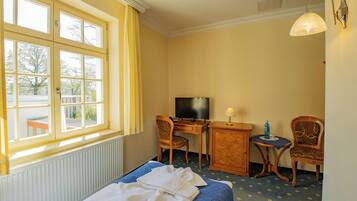 Single Room in Main Building | Individually decorated, individually furnished, desk, laptop workspace