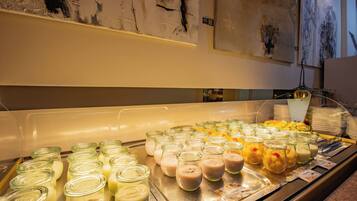Tägliches Frühstücksbuffet gegen Gebühr