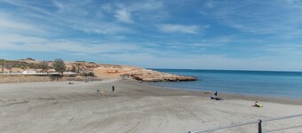 Apartment in residence, close to the beach with swimming pool, 2 bedrooms 
