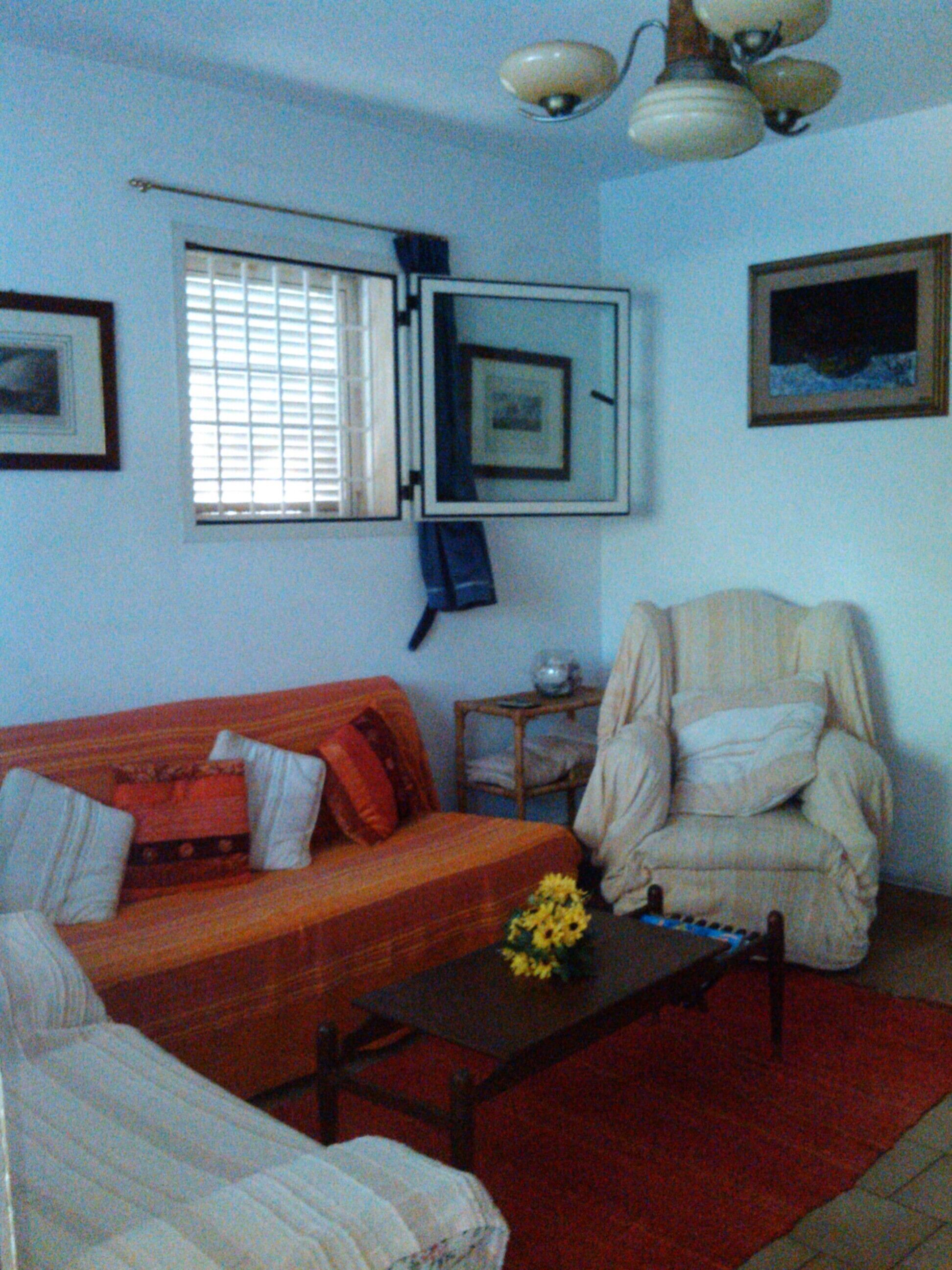 Romantic cottage between sea and pine forest. elegant area, sleeps 9