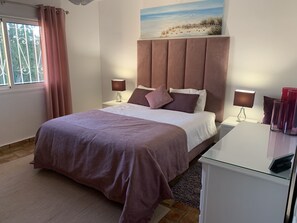 4 bedrooms, desk, iron/ironing board, free WiFi - Beautiful detached villa,four bedrooms, private heatable pool,in a tranquil area (Loule)