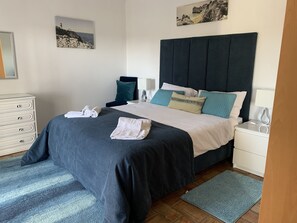 4 bedrooms, desk, iron/ironing board, free WiFi