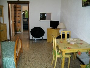 Tabla de planchar con plancha 