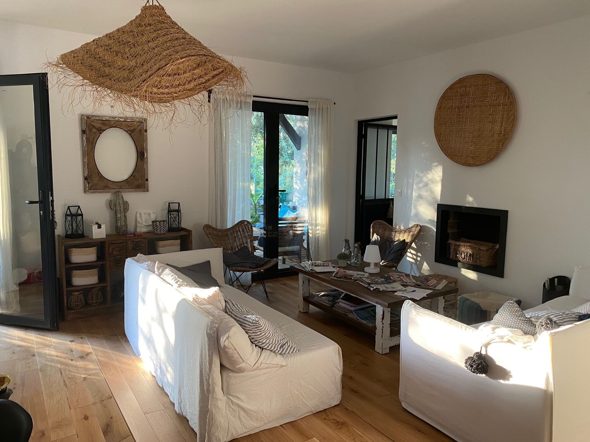 IN MOULLEAU, 500 M FROM THE BEACH, WITH SWIMMING POOL AND CHIMNEY