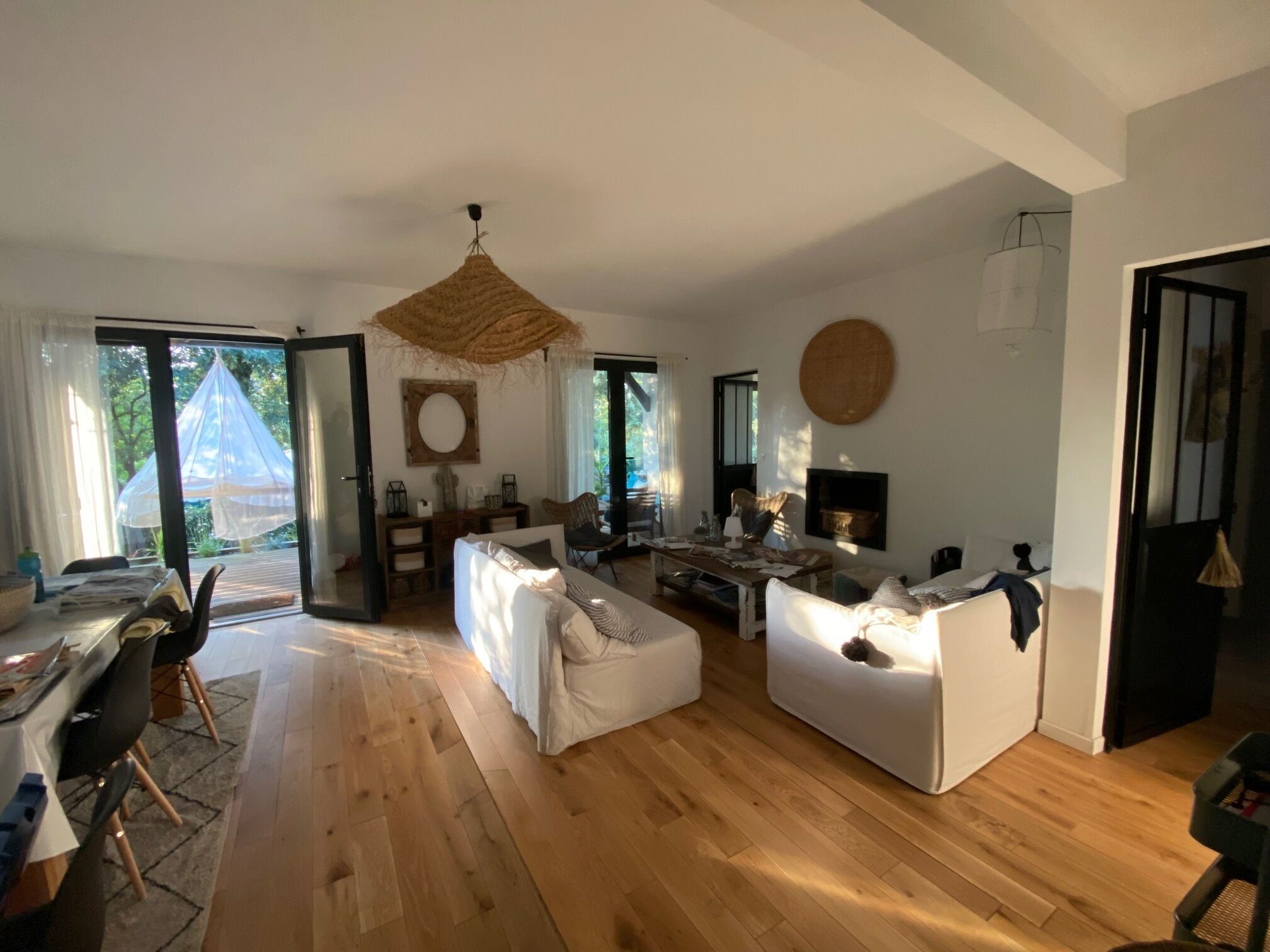 IN MOULLEAU, 500 M FROM THE BEACH, WITH SWIMMING POOL AND CHIMNEY