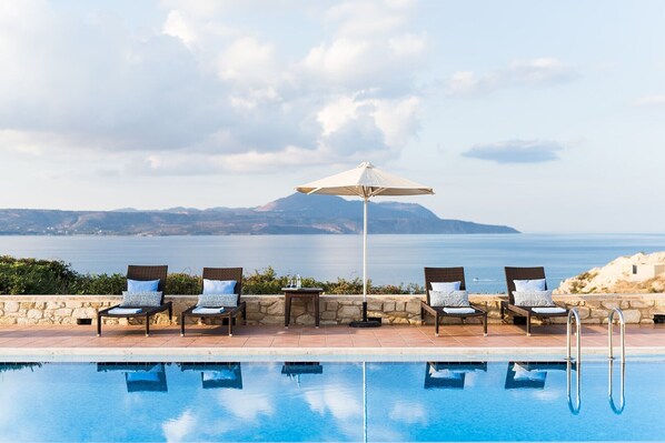 Outdoor pool, pool loungers - ZOE, beautiful sea views, private pool, huge lawn, very near the sea. (Chania)