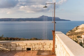 Property grounds - ZOE, beautiful sea views, private pool, huge lawn, very near the sea. (Chania)