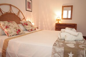 2 bedrooms, iron/ironing board, travel cot, WiFi