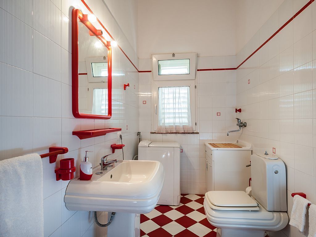 CALABERNARDO APARTMENT; 50 meters from the sea cliff, 400 meters from the sea with the beach, SPECIAL OFFER