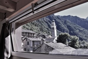 Basic-Apartment, 1 Queen-Bett und Schlafsofa, Nichtraucher, Bergblick