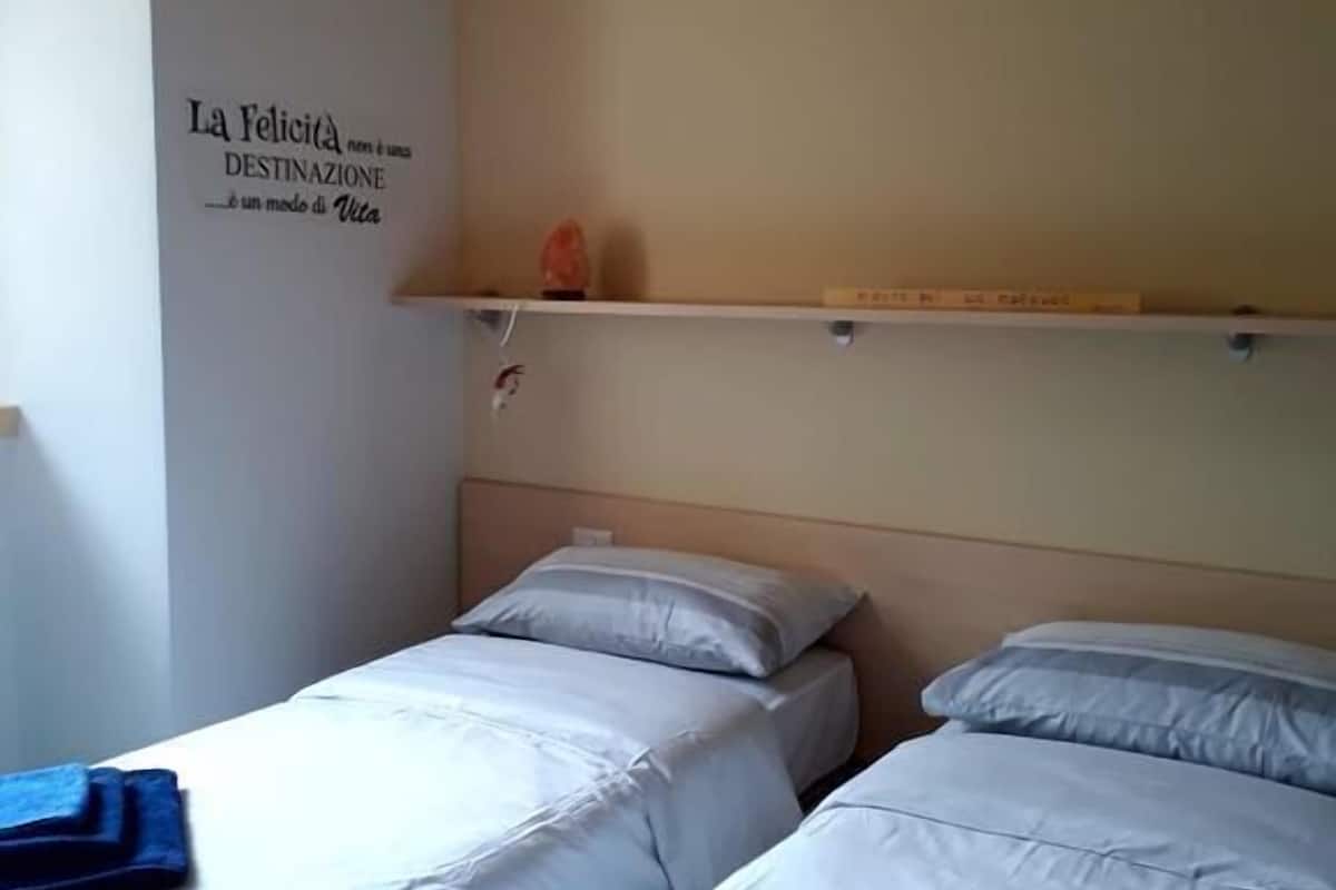 Basic-Zimmer, 1 Queen-Bett, Nichtraucher, Bergblick