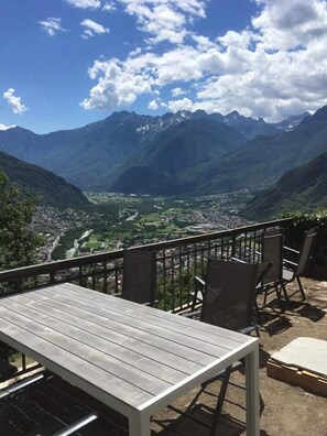Exterior - Vecchiascuola di Pianazzola (Chiavenna)