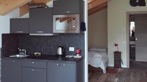Basic Apartment, 1 Queen Bed with Sofa bed, Non Smoking, Mountain View | Private kitchen - Vecchiascuola di Pianazzola (Chiavenna)