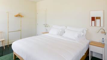 Doppelzimmer, Flussblick (1) | Zimmersafe, Schreibtisch, schallisolierte Zimmer, Bügeleisen/Bügelbrett