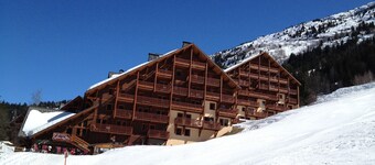 Charmig Ski-In-Ski-Out Chalet (sover 10 i 5 sovrum)
