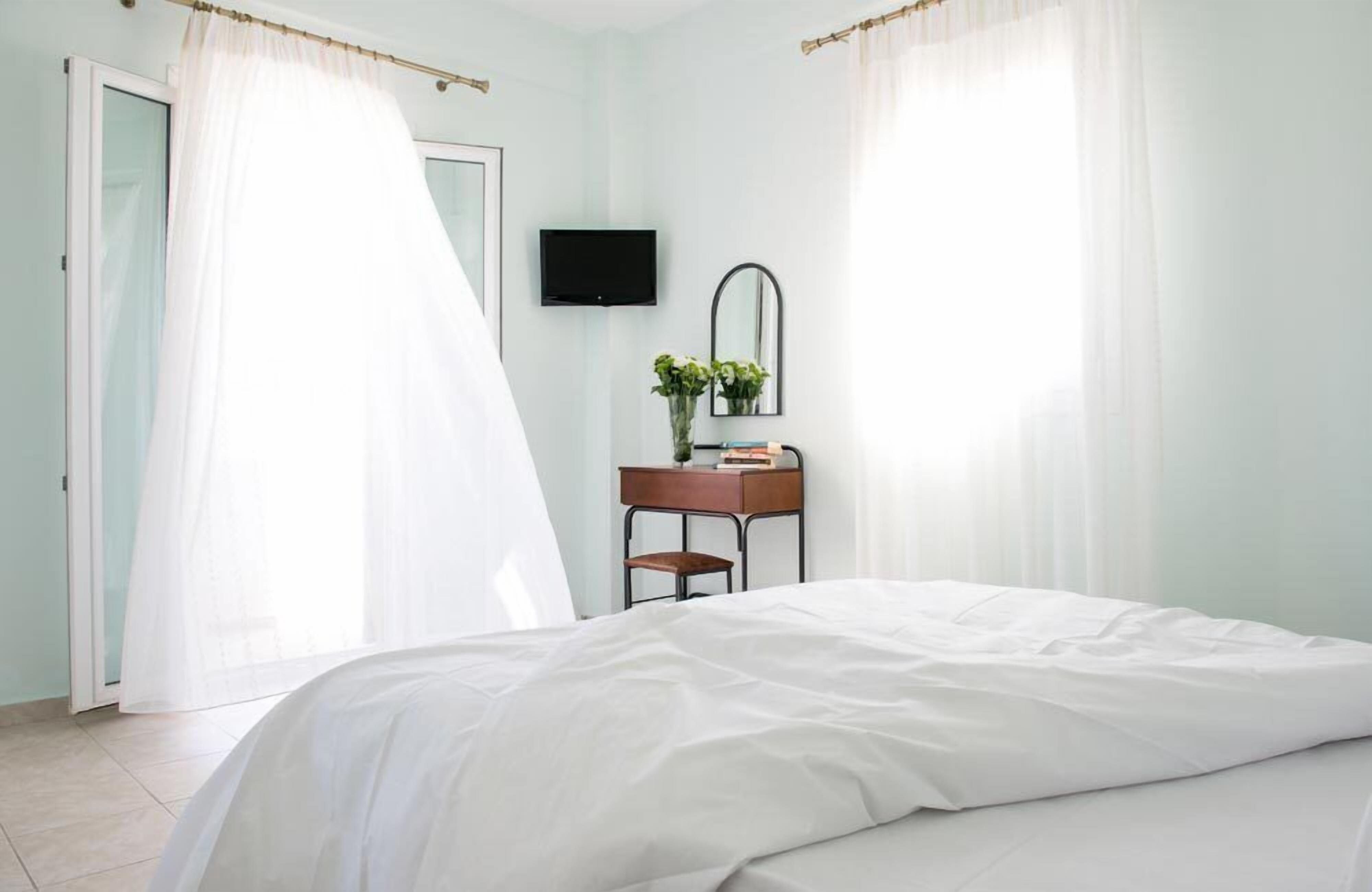 1 soveværelse, pengeskab på værelset, strygejern/strygebræt, weekendseng