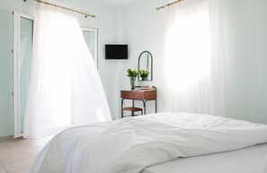 1 soverom, safe på rommet, strykejern/-brett og reiseseng for barn